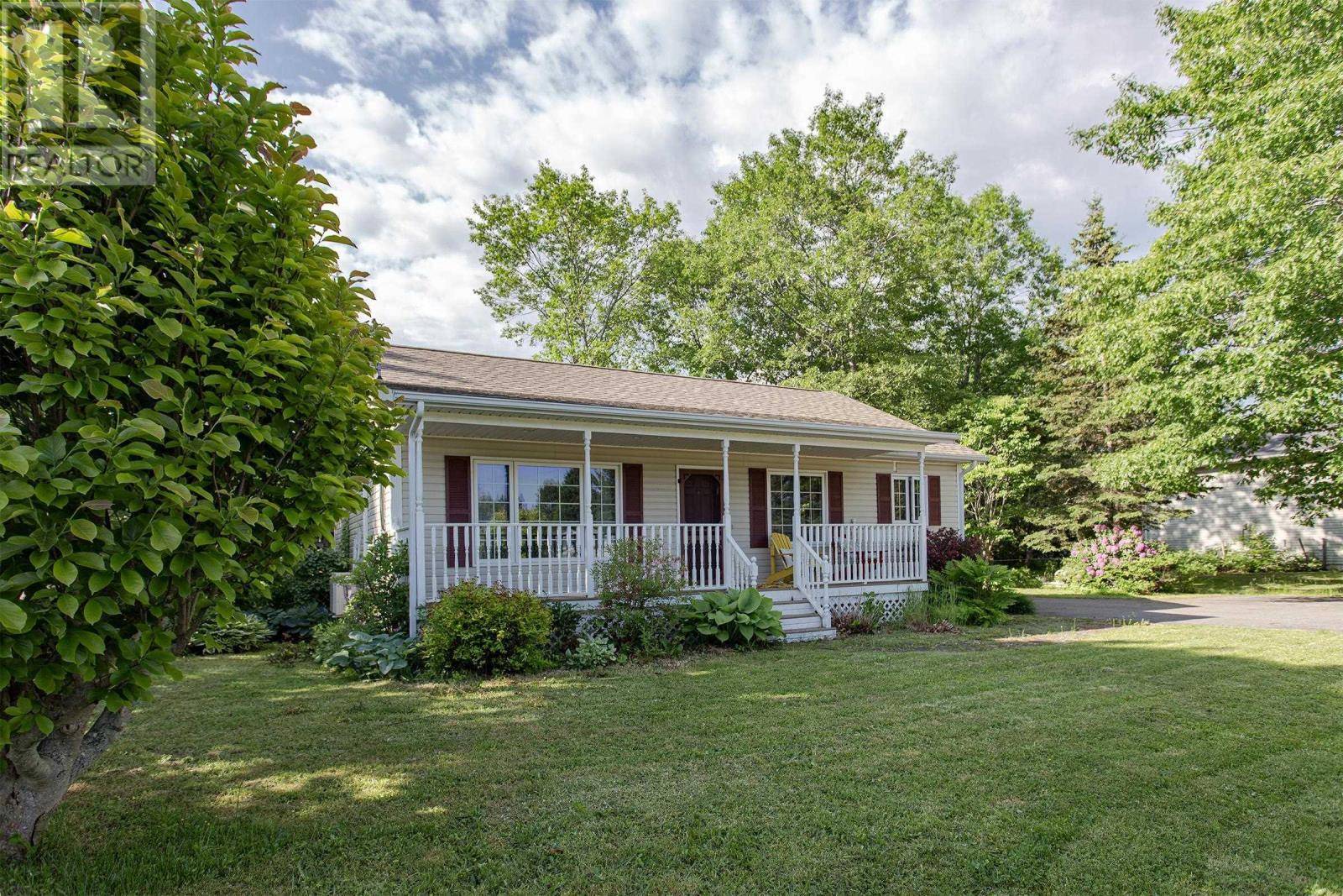 Nictaux, NS B0S1P0,24 Martyn Crescent