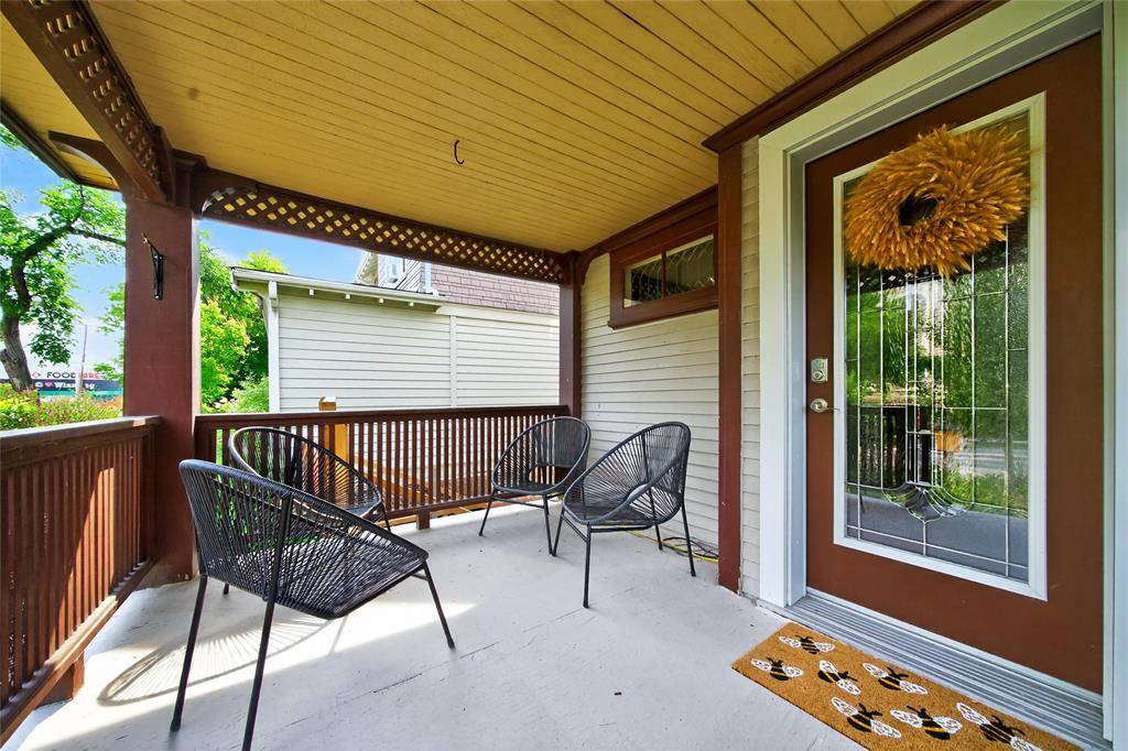 Winnipeg, MB R3G1A4,746 Westminster Avenue