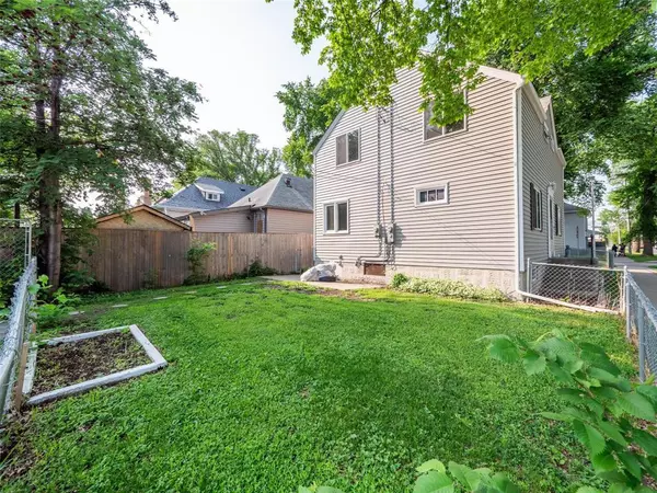 Winnipeg, MB R2L0J5,61 Noble Avenue