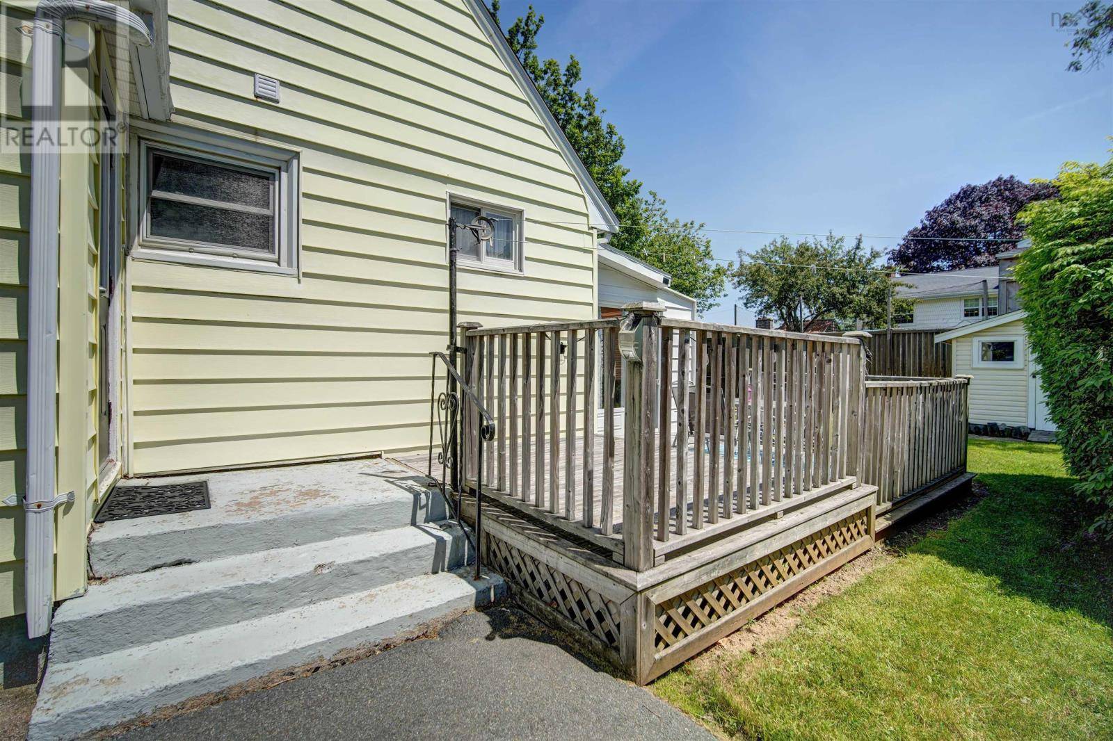 Halifax, NS B3N1Z3,6 Piers Avenue