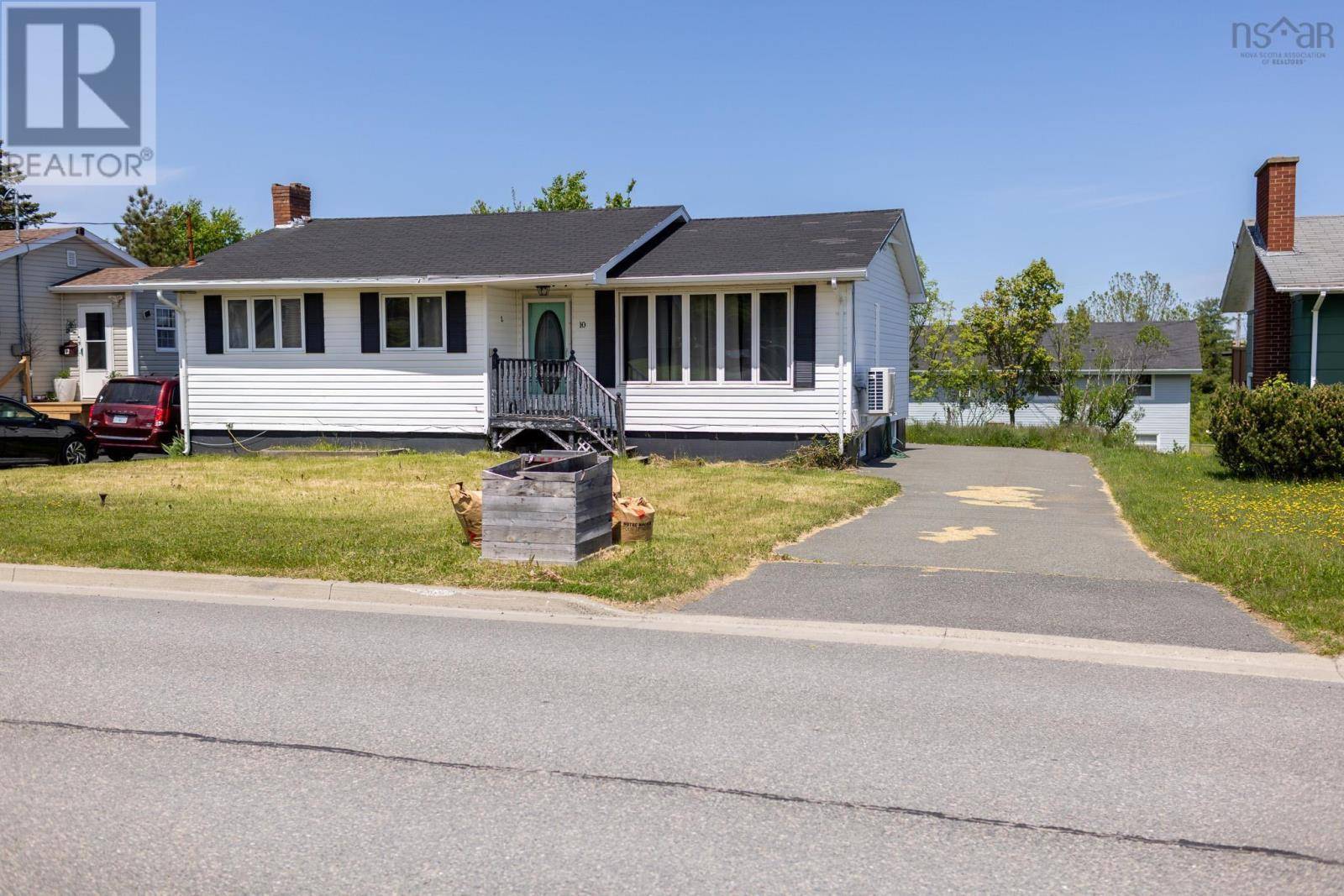 10 Ling Street, Glace Bay, NS B1A3L3
