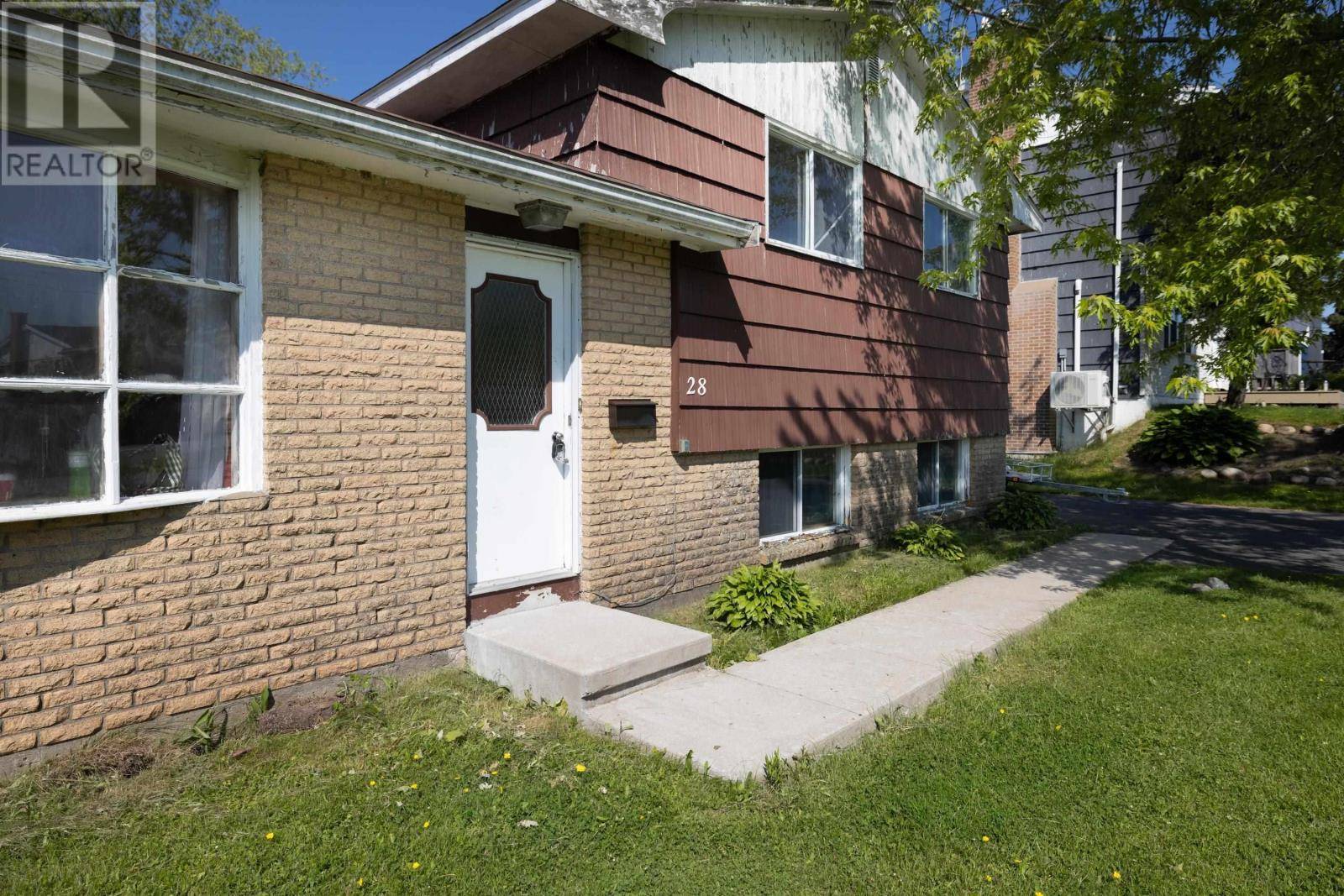 Dartmouth, NS B2V1L7,28 Hollyoake Lane