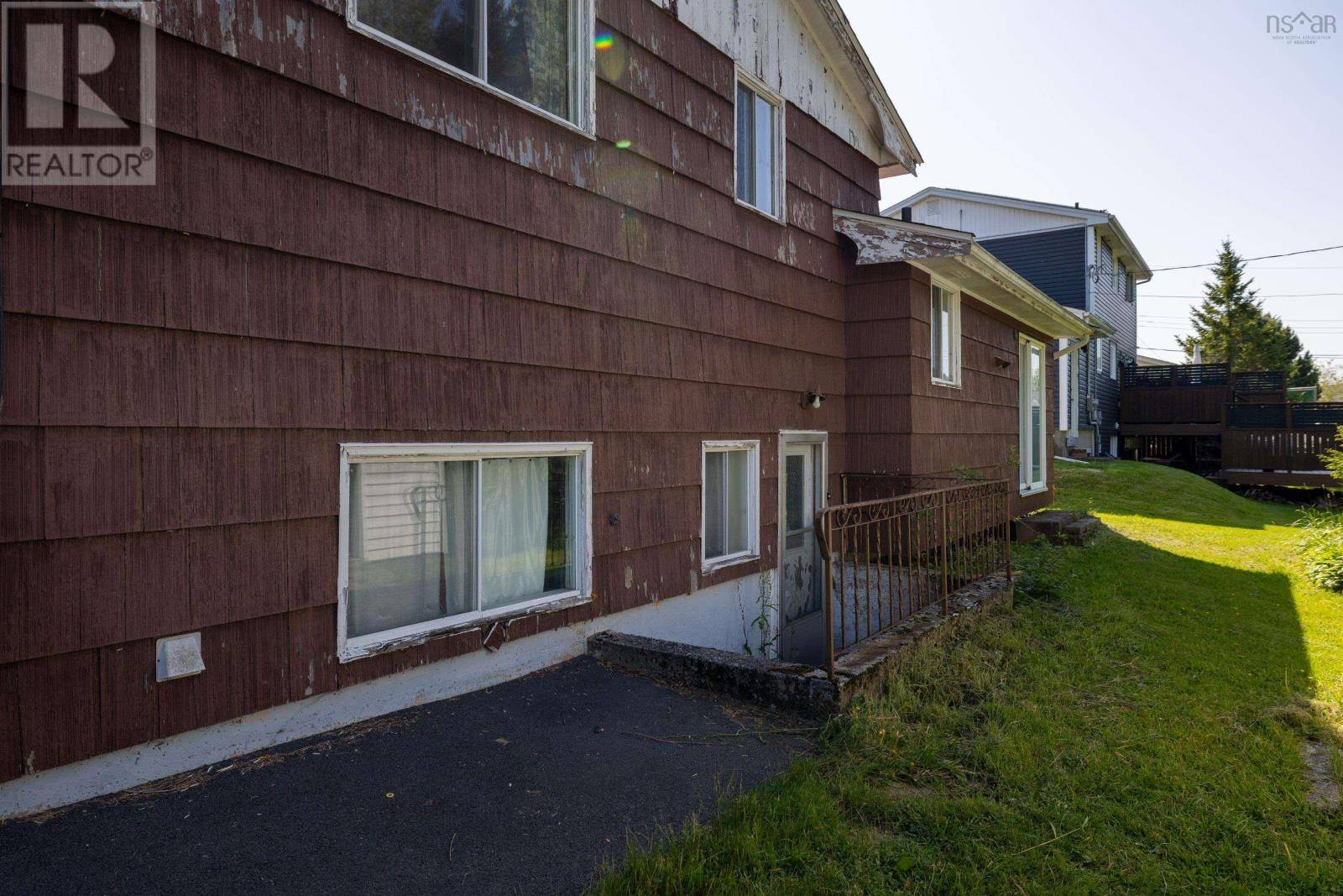 Dartmouth, NS B2V1L7,28 Hollyoake Lane
