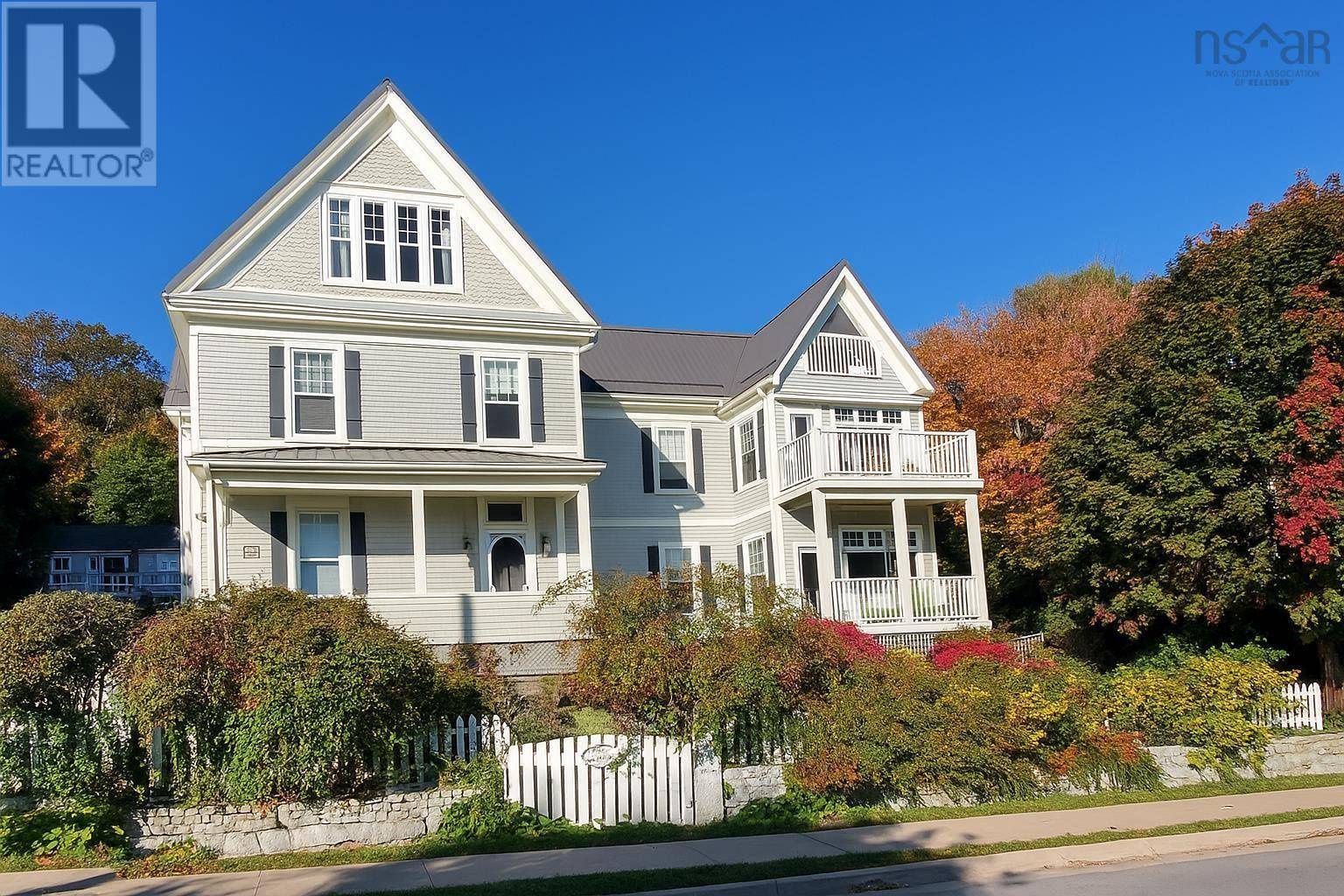 123 Duke Street, Chester, NS B0J1J0