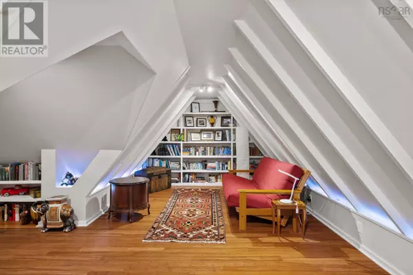 Chester, NS B0J1J0,123 Duke Street