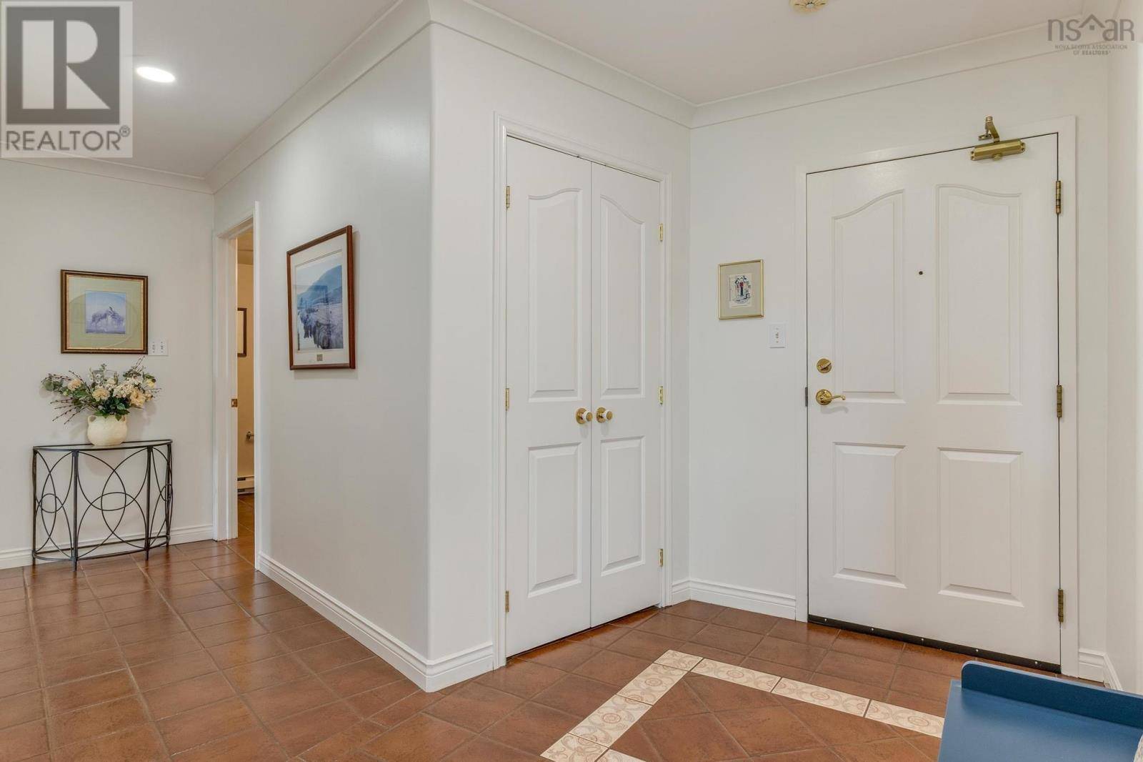 Bedford, NS B4A4H7,2 Lake DR #305