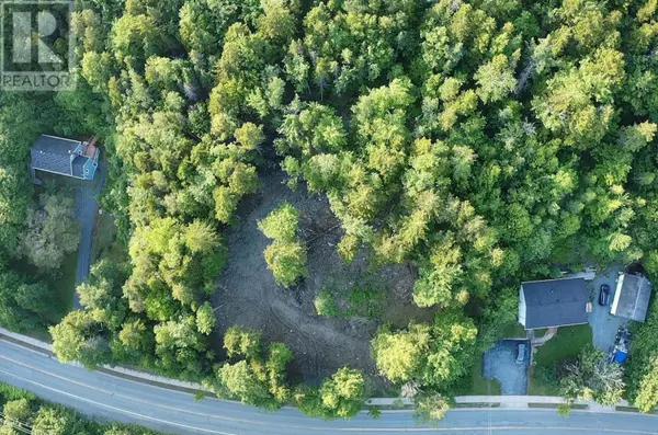 Fall River, NS B2T1E9,950 Fall River Road