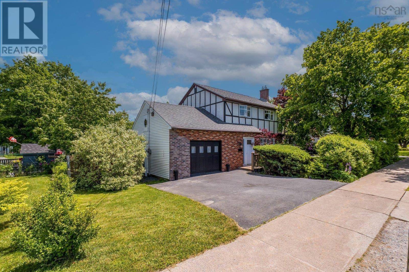 73 Valleyfield Road, Dartmouth, NS B2W1N8