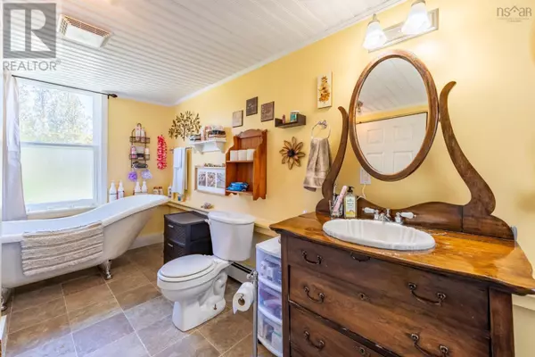 Hebron, NS B5A5K4,47 Lakeside Road