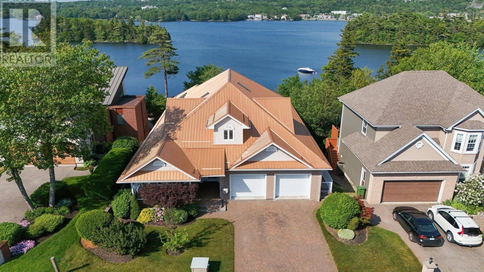 35 Lakeshore Park Terrace, Dartmouth, NS B3A4Z4
