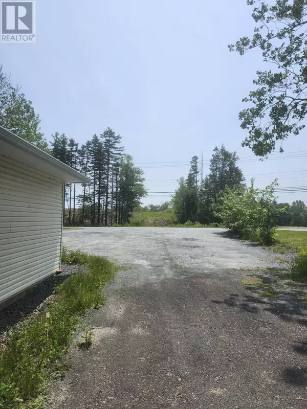 Fall River, NS B2T1E9,1080 Fall River Road