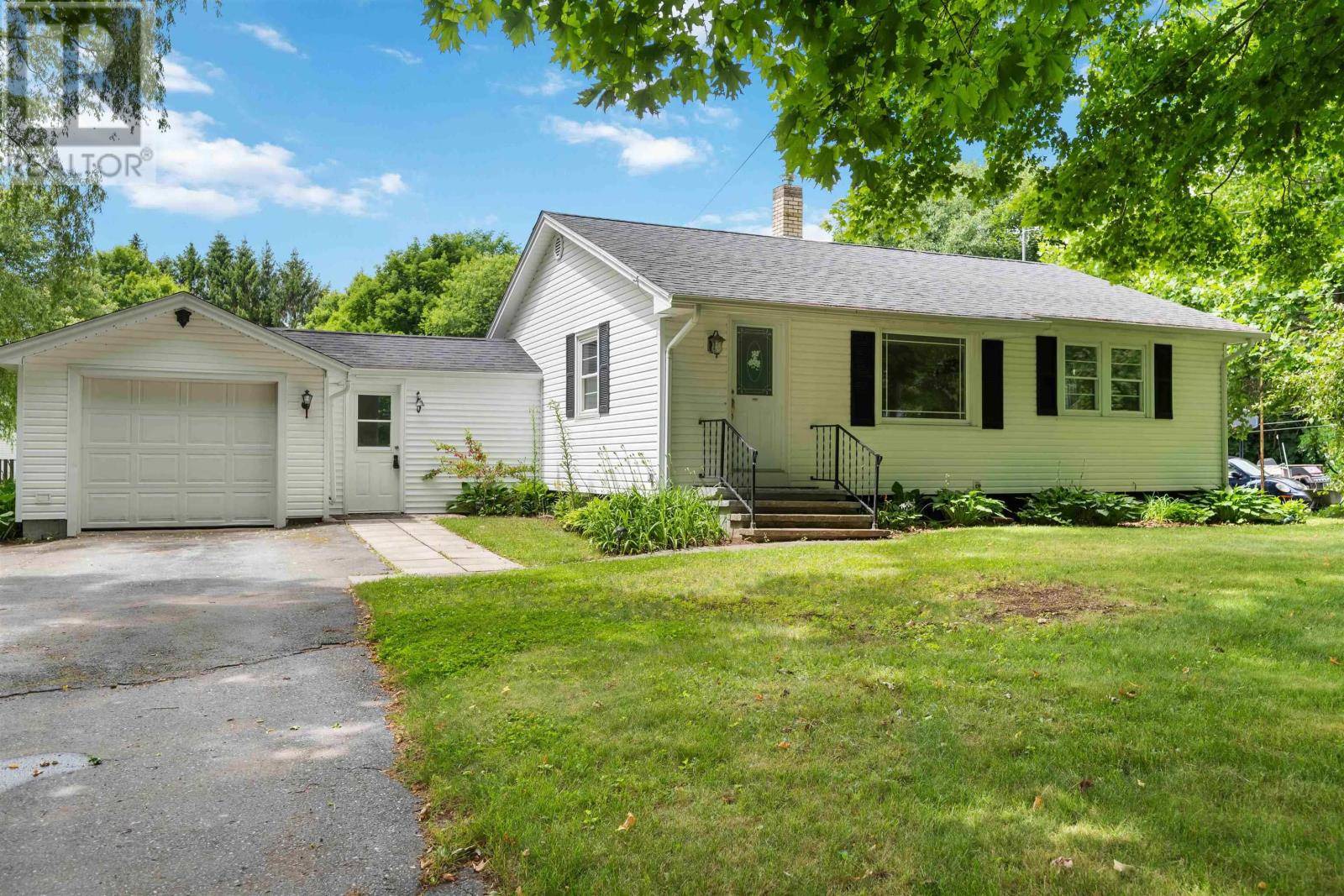 1113 Maple Avenue, Aylesford, NS B0P1C0