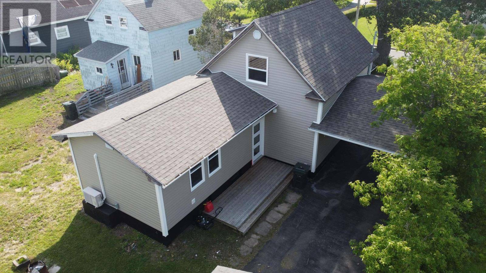 New Waterford, NS B1H3H5,316 MAHON Street