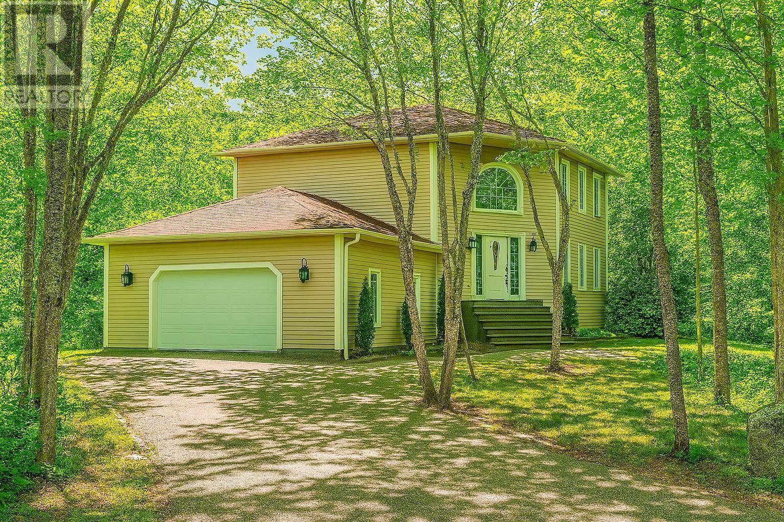 Stillwater Lake, NS B3Z1P1,9 Haliburton Crescent