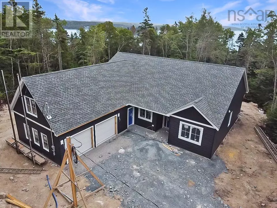 Boutiliers Point, NS B3Z1W9,85 Hillside DR #1