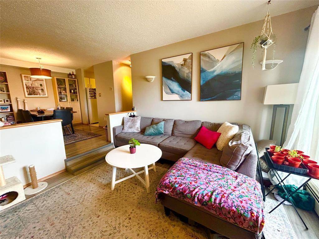 Winnipeg, MB R3T5J8,1305 30 Lake Crest Road
