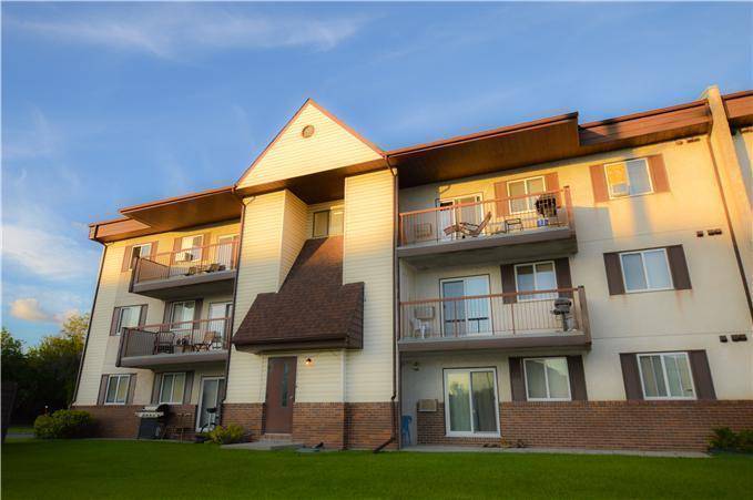 Winnipeg, MB R3T5J8,1305 30 Lake Crest Road