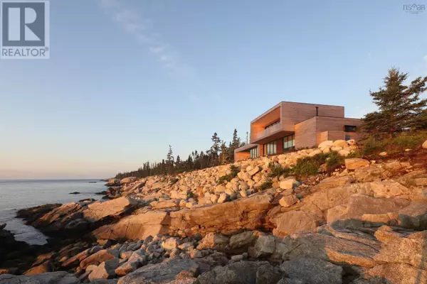 38 Island Watch Run, Northwest Cove, NS B0J1T0