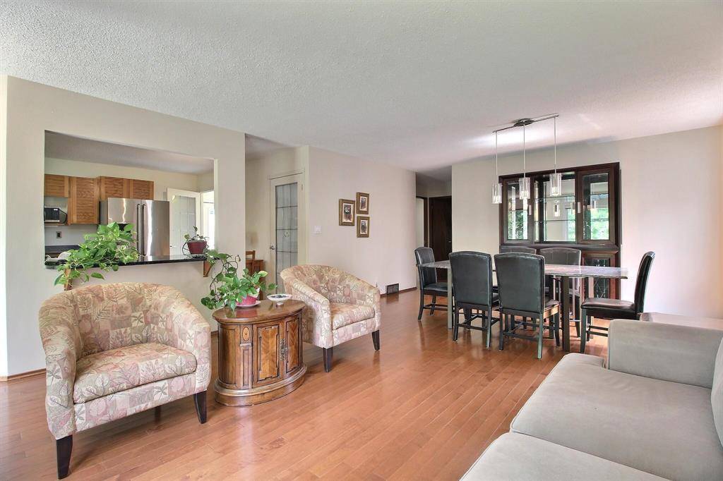 Winnipeg, MB R2N2L3,59 Kennington Bay