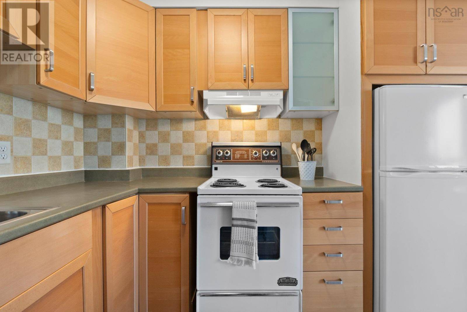 5959 Spring Garden RD #705, Halifax, NS B3H1Y5
