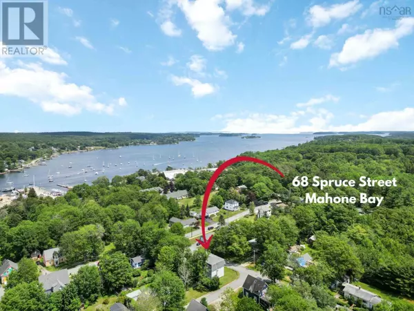 68 Spruce Street, Mahone Bay, NS B0J2E0