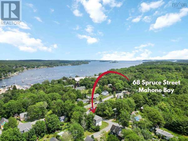 68 Spruce Street, Mahone Bay, NS B0J2E0