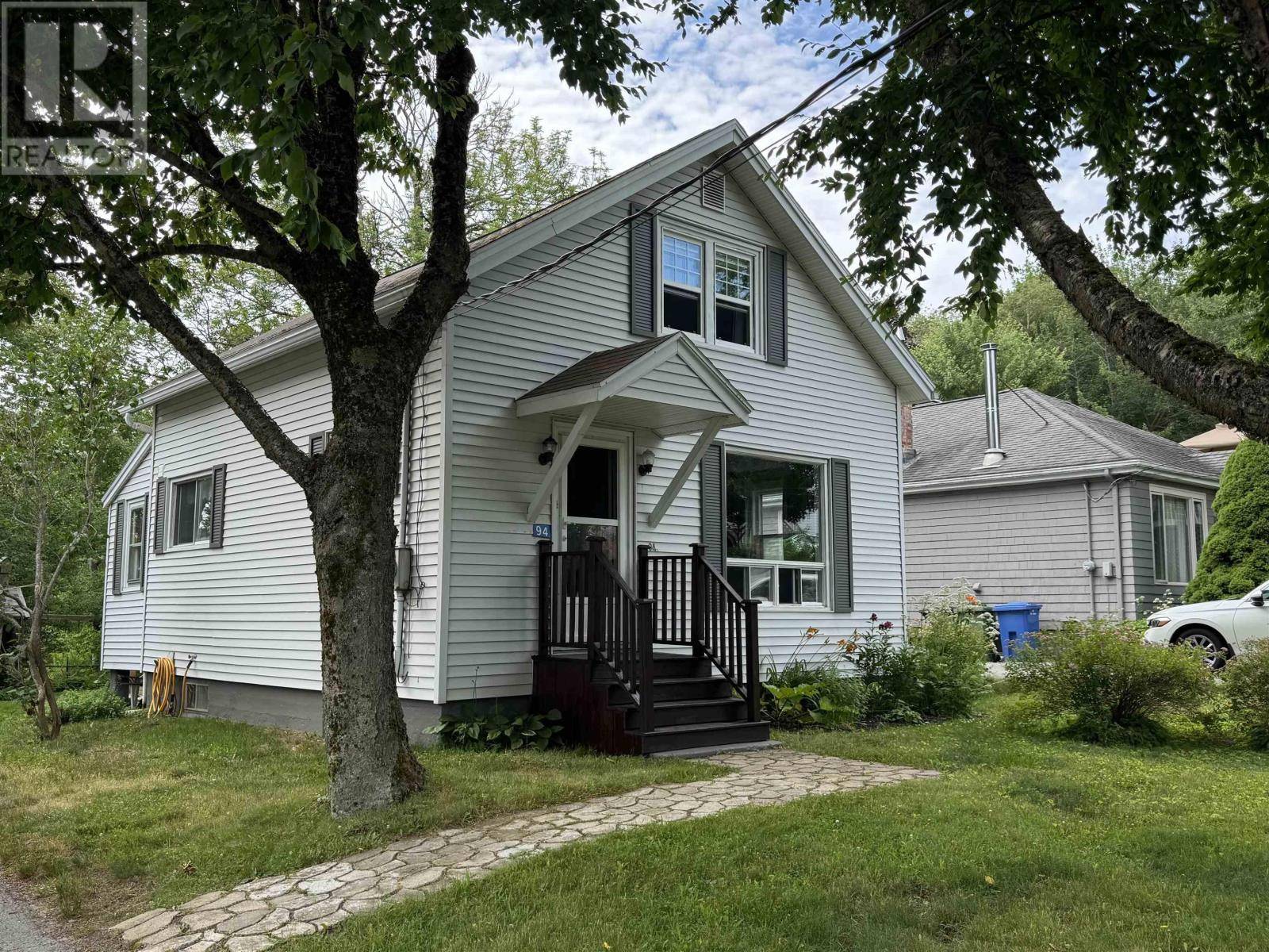 94 Melody Drive, Halifax, NS B3M1P7