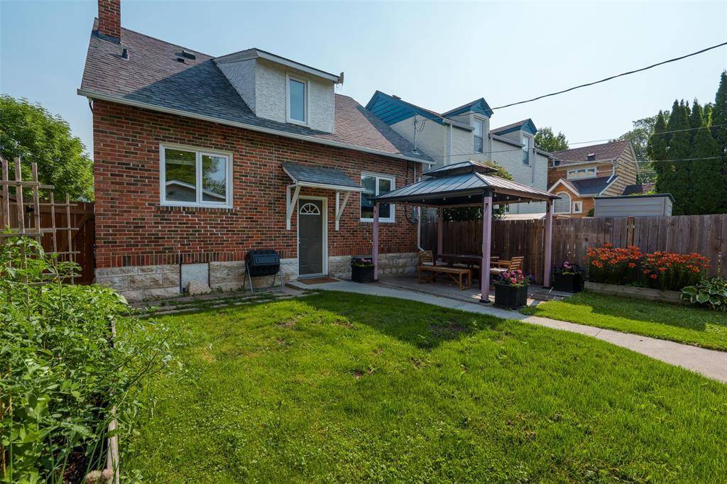 Winnipeg, MB R2W0S8,20 Bannerman Avenue