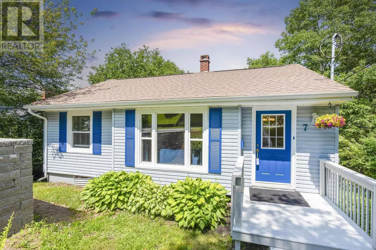 Dartmouth, NS B2X1C1,7 Maple Drive