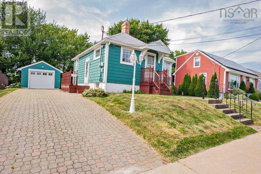 3 McNeil Street, Dartmouth, NS B2Y2H2