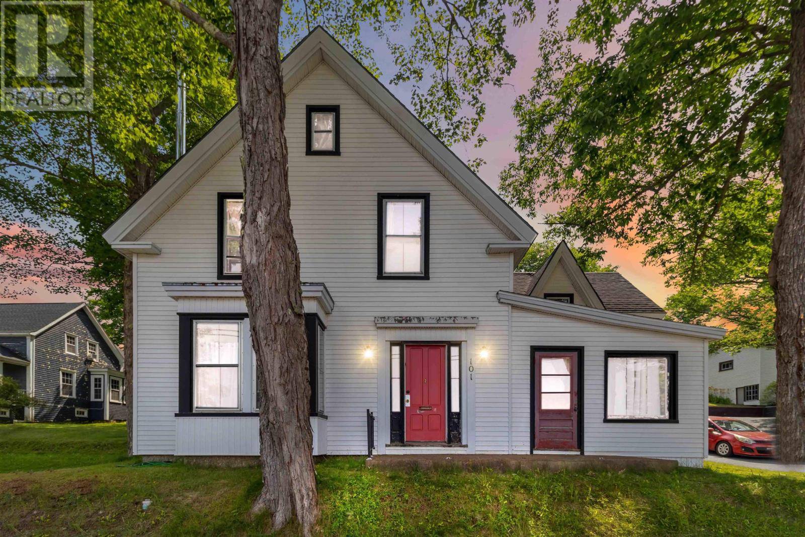 Bridgewater, NS B4V1N3,101 Pleasant Street