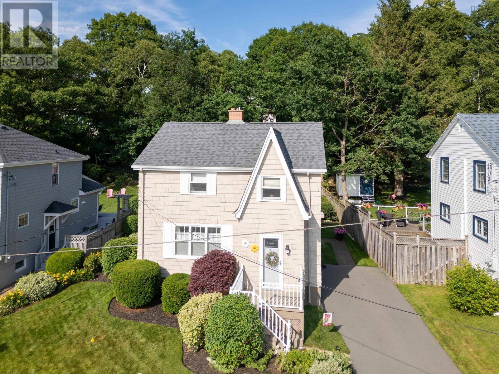 Dartmouth, NS B2Y3M8,77 Newcastle Street