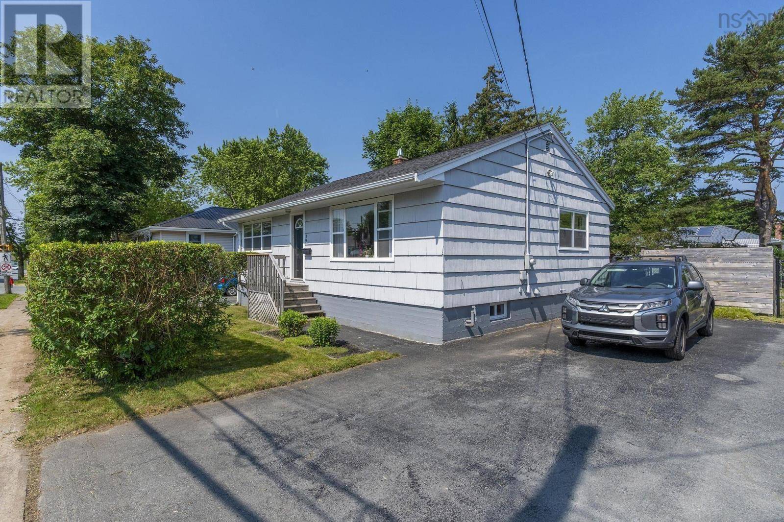 Dartmouth, NS B3A3J6,19 Woodland Avenue