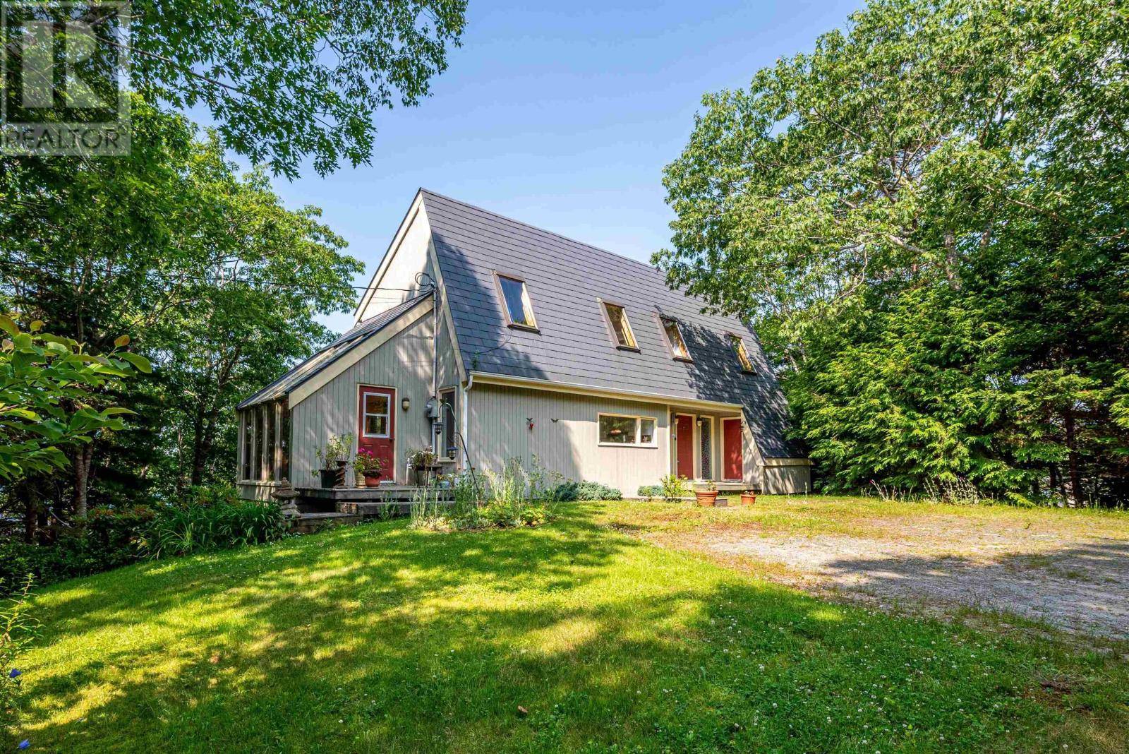 13576 Peggys Cove Road, Upper Tantallon, NS B3Z2J2