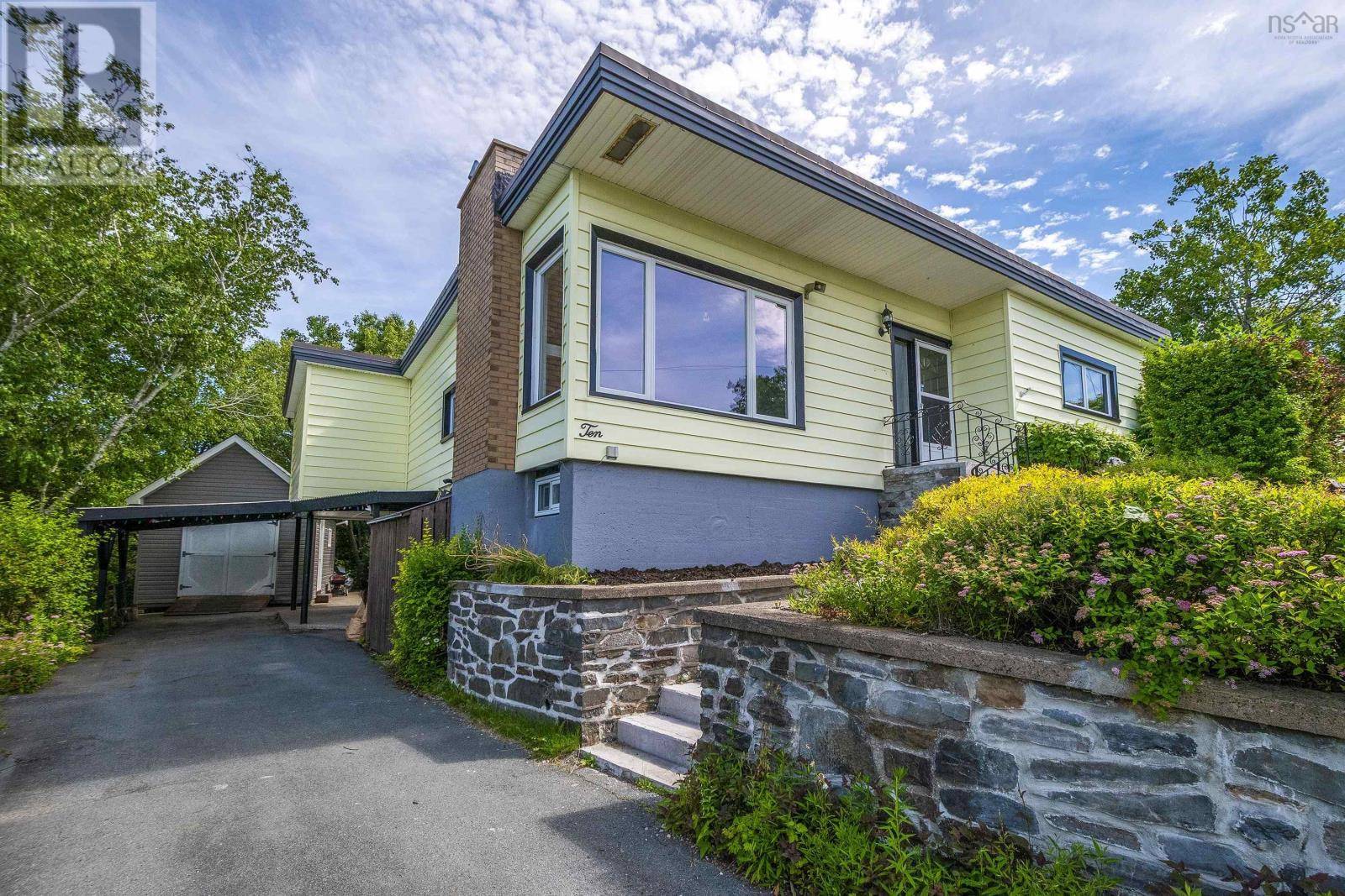 10 Forward Avenue, Halifax, NS B3P1S4