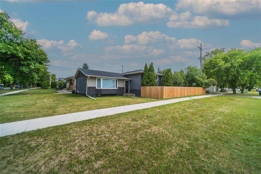 458 Harold Avenue, Winnipeg, MB R2C2E2