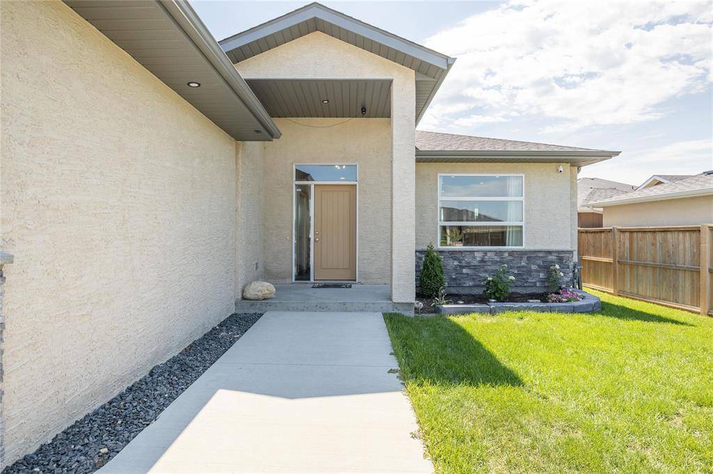 Steinbach, MB R5G0Y6,105 Alderwood Crescent