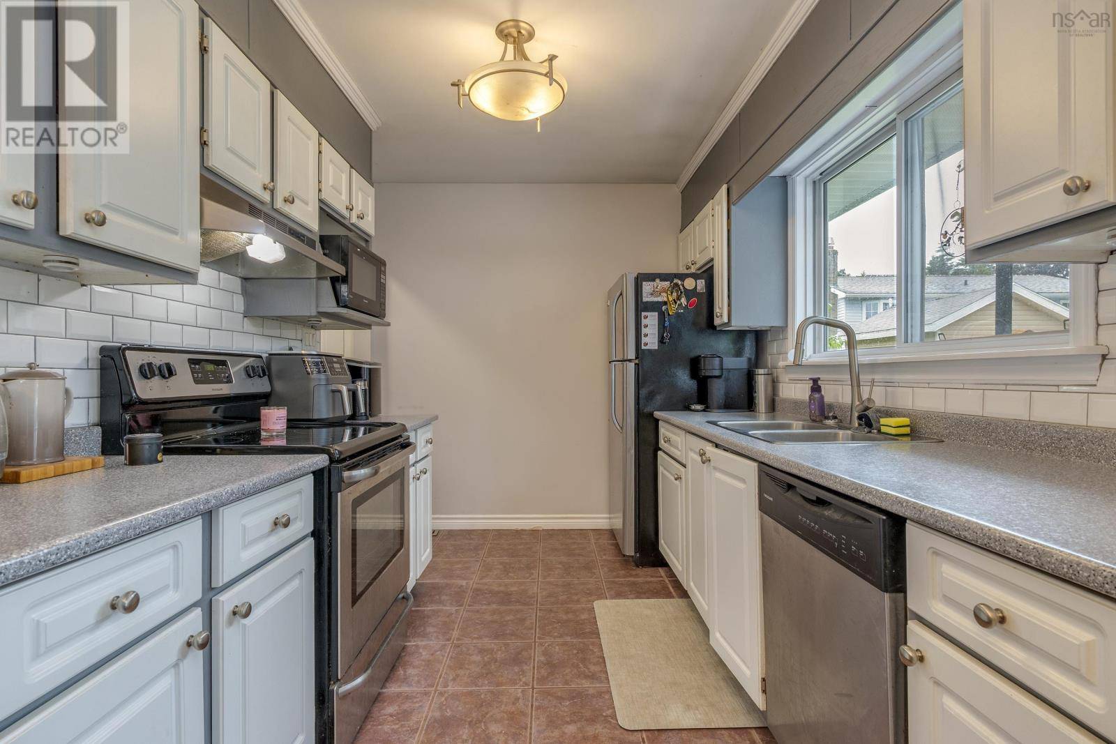 Cole Harbour, NS B2W3T3,23 Odell Drive