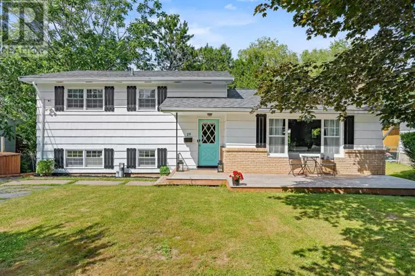 19 Ridge Avenue, Lower Sackville, NS B4C2L5