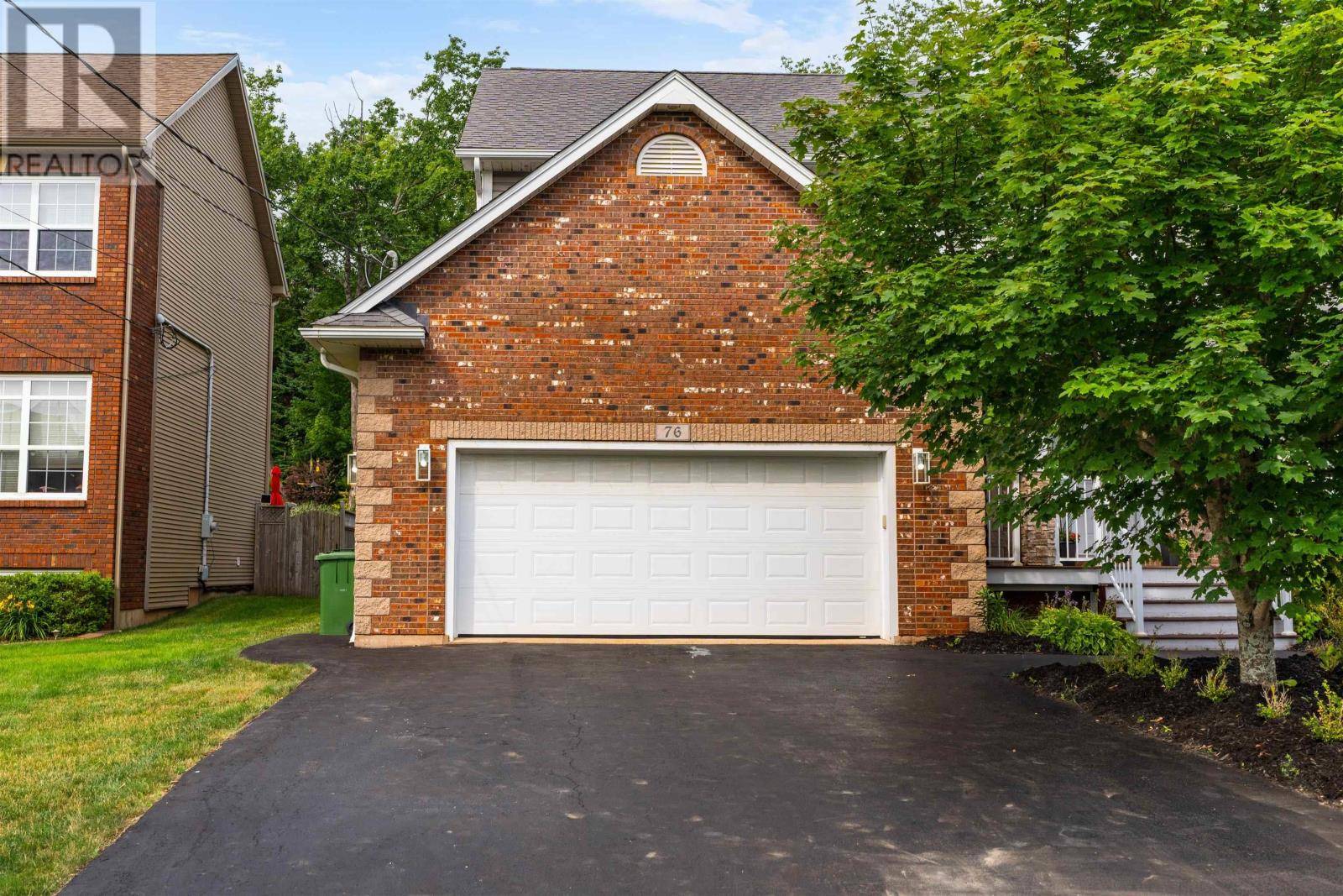 Dartmouth, NS B2W0H6,76 PEBBLECREEK Crescent