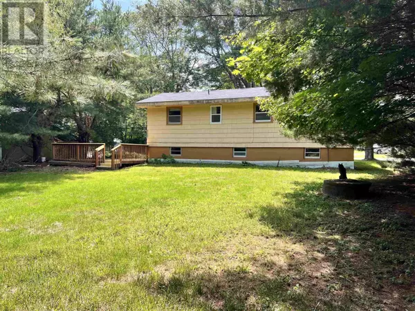 Shelburne, NS B0T1W0,190 Mowatt Street