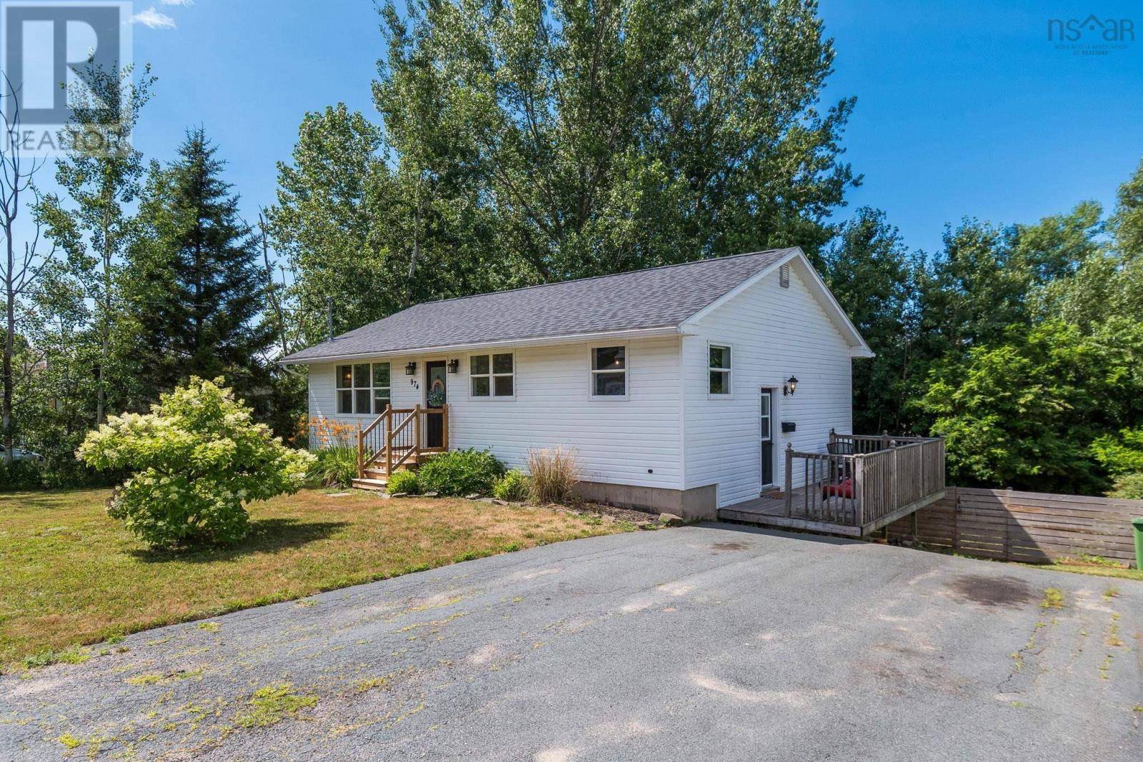 North Kentville, NS B4N4R4,974 Elizabeth Drive