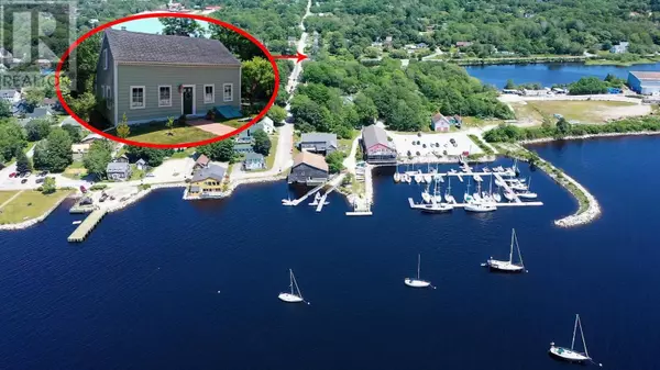 17 George Street, Shelburne, NS B0T1W0