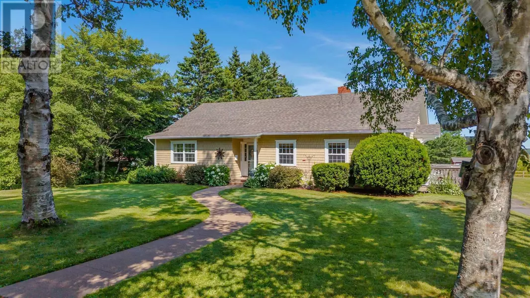212 Victoria Street E, Amherst, NS B4H1Y9