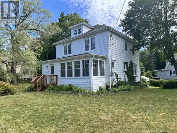 130 School Street, Liverpool, NS B0T1K0