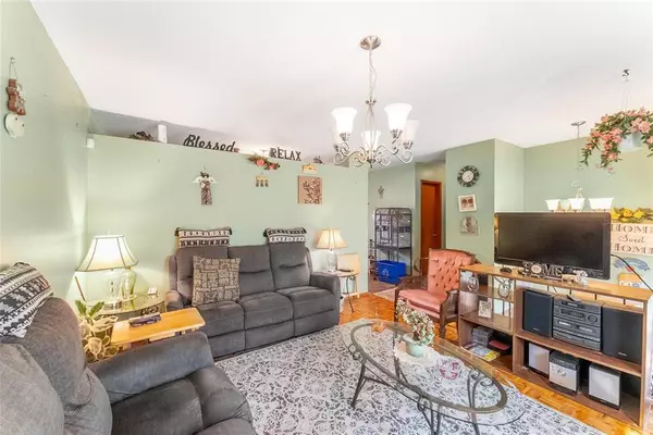 Winnipeg, MB R2P0B2,283 Mapleglen Drive