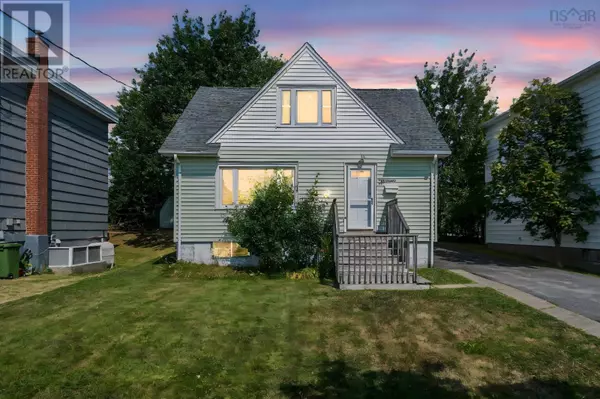 13 Convoy Avenue, Halifax, NS B3N2P5
