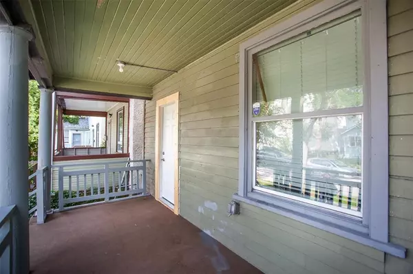 Winnipeg, MB R3C3Z5,323 Beverley Street