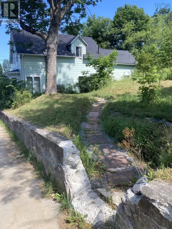 Liverpool, NS B0T1K0,103 School Street