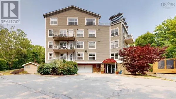 Mahone Bay, NS B0J2E0,476 Main ST #308